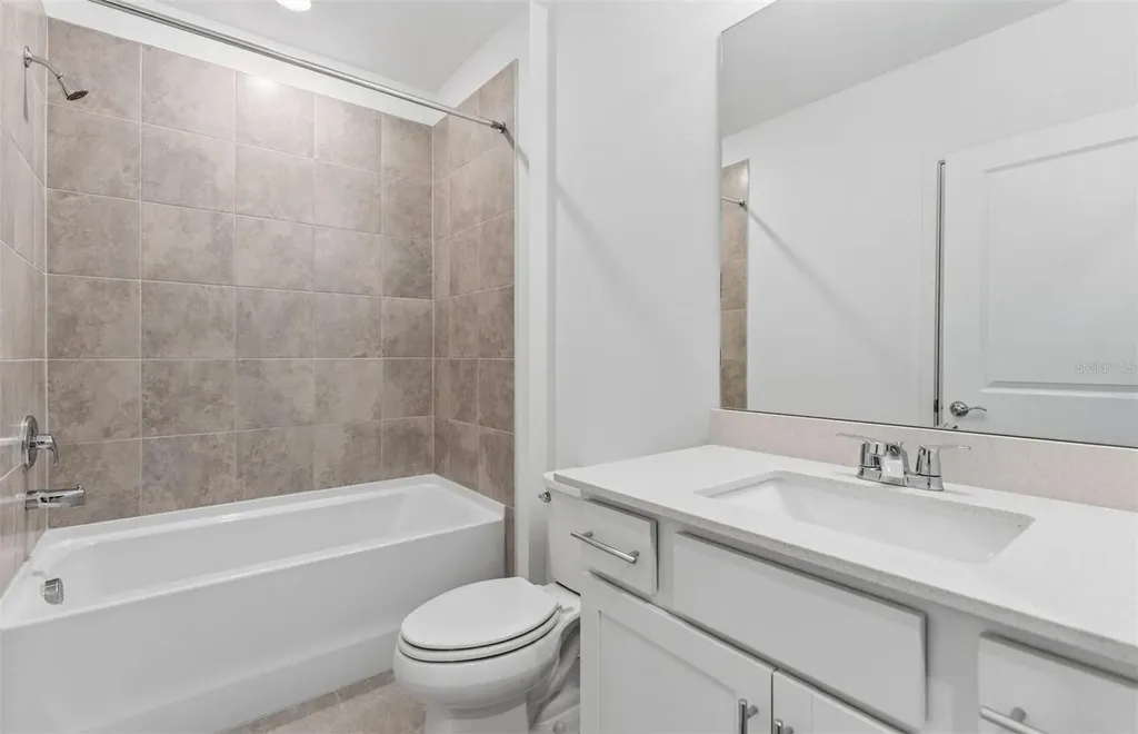 10423 Hidden Banks Glen Parrish FL 34219
