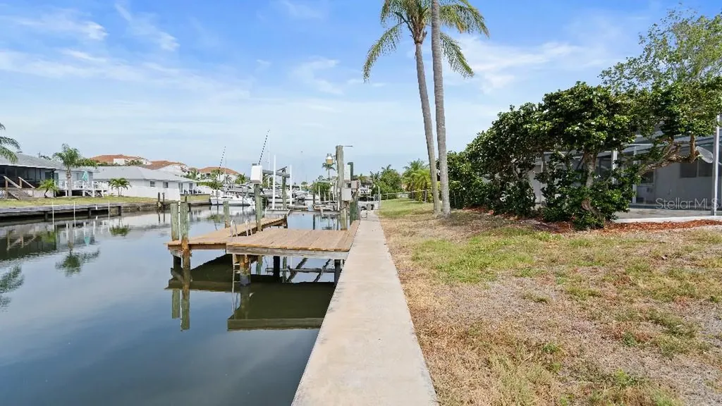 1024 Spindle Palm Way Apollo Beach FL 33572