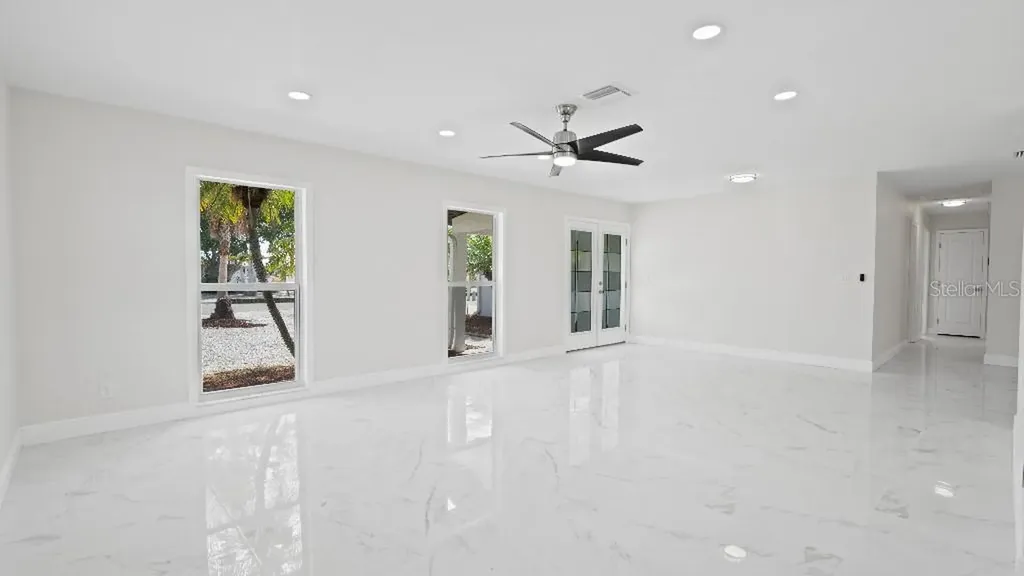 1024 Spindle Palm Way Apollo Beach FL 33572