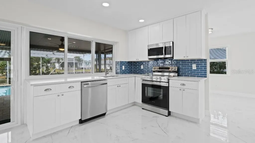 1024 Spindle Palm Way Apollo Beach FL 33572
