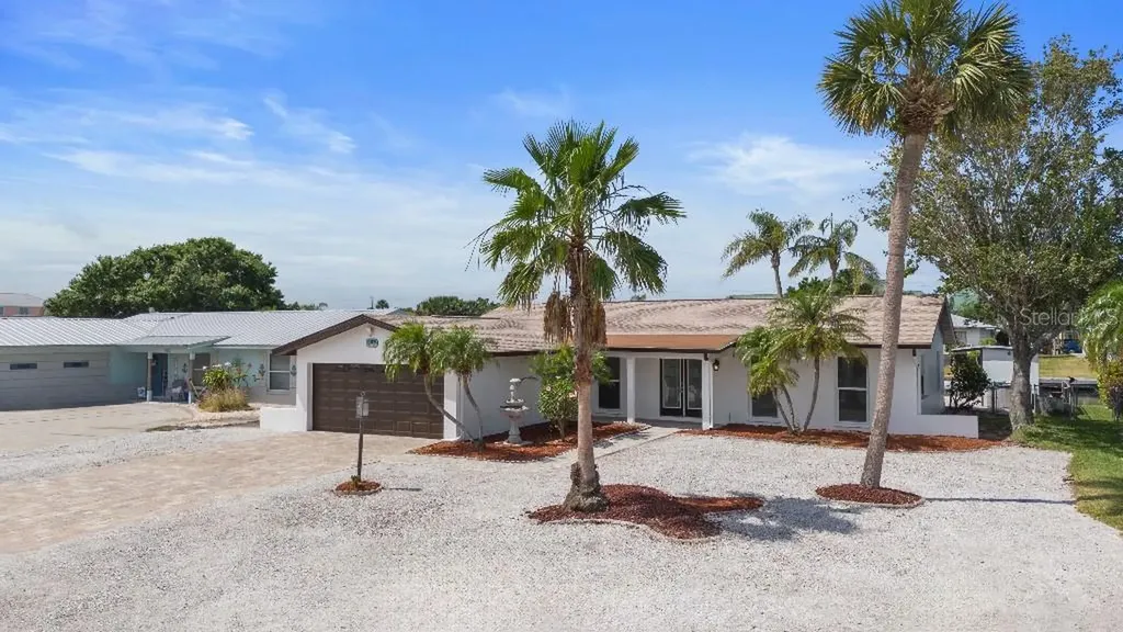 1024 Spindle Palm Way Apollo Beach FL 33572