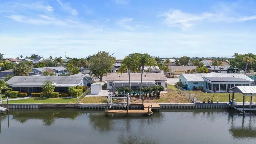 1024 Spindle Palm Way Apollo Beach FL 33572