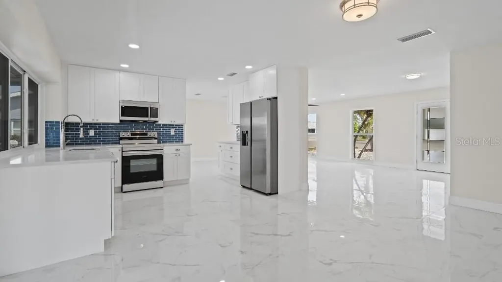 1024 Spindle Palm Way Apollo Beach FL 33572