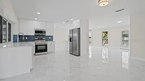 1024 Spindle Palm Way Apollo Beach FL 33572
