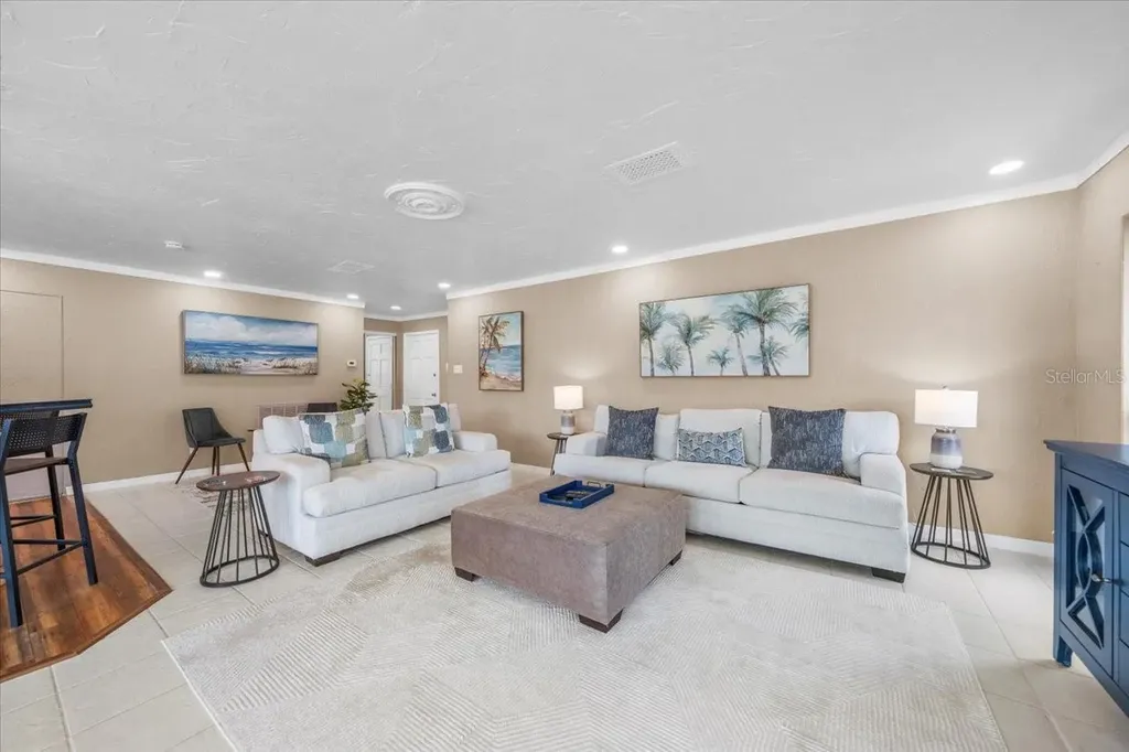 213 Fernwood Circle Seminole FL 33777