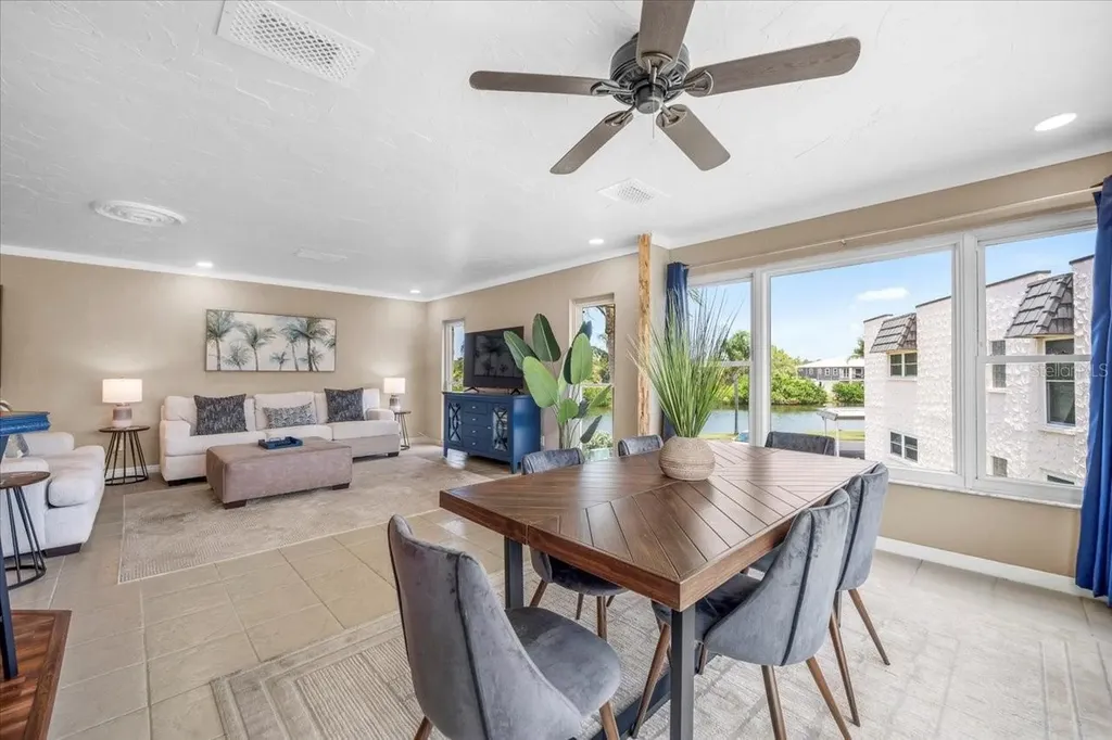 213 Fernwood Circle Seminole FL 33777
