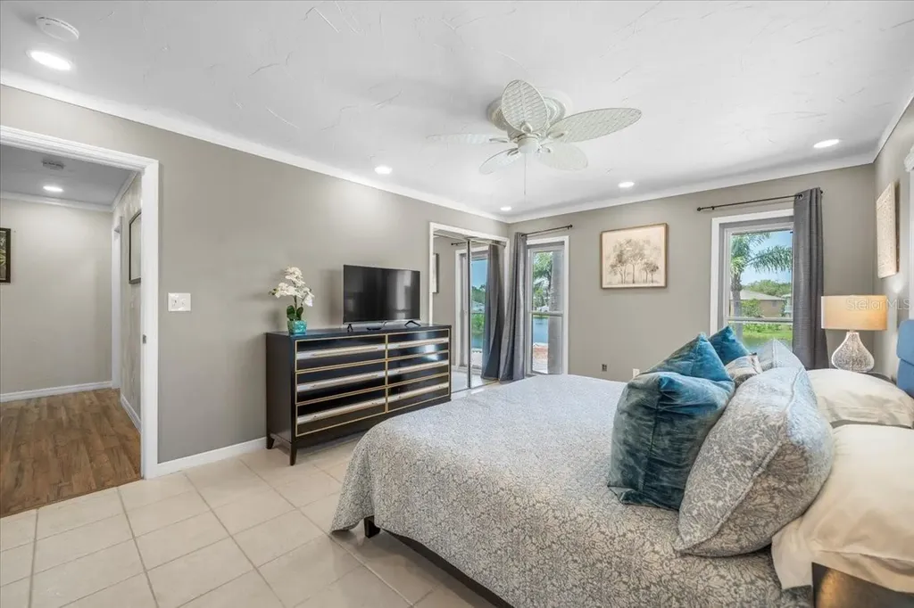 213 Fernwood Circle Seminole FL 33777