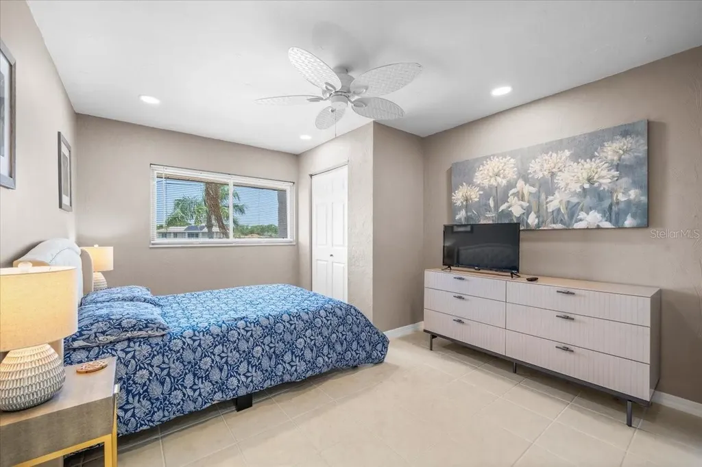 213 Fernwood Circle Seminole FL 33777