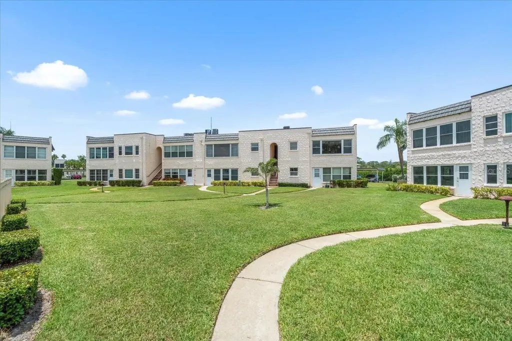 213 Fernwood Circle Seminole FL 33777