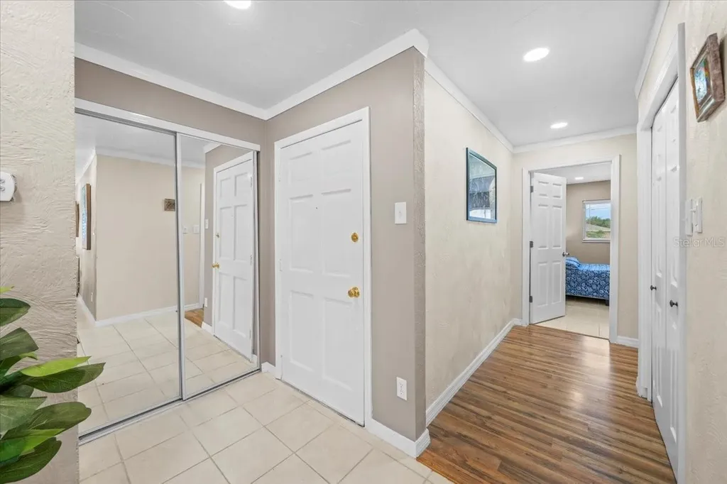 213 Fernwood Circle Seminole FL 33777