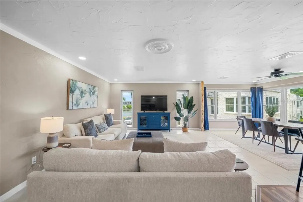 213 Fernwood Circle Seminole FL 33777