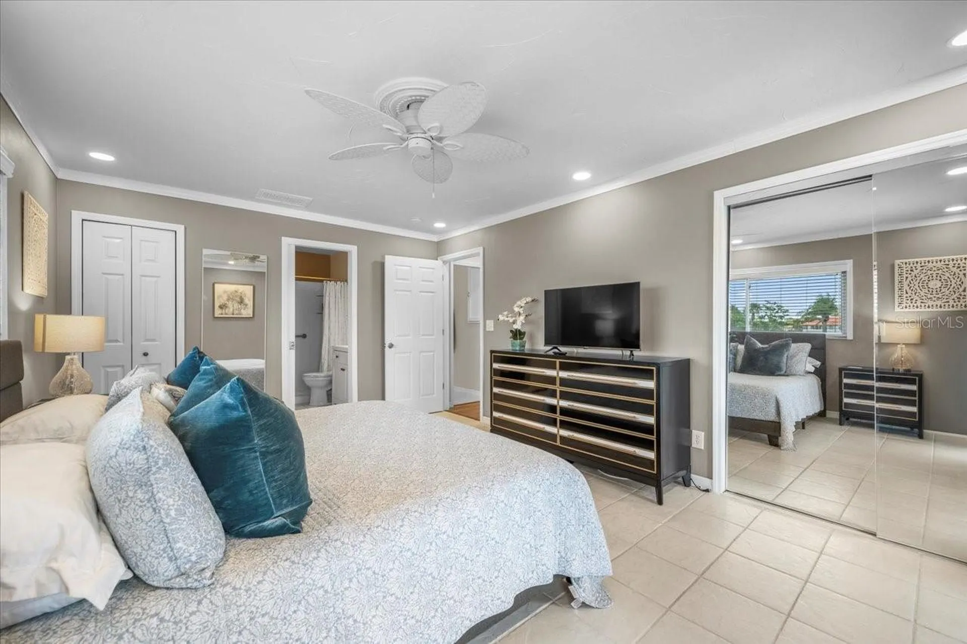 213 Fernwood Circle Seminole FL 33777
