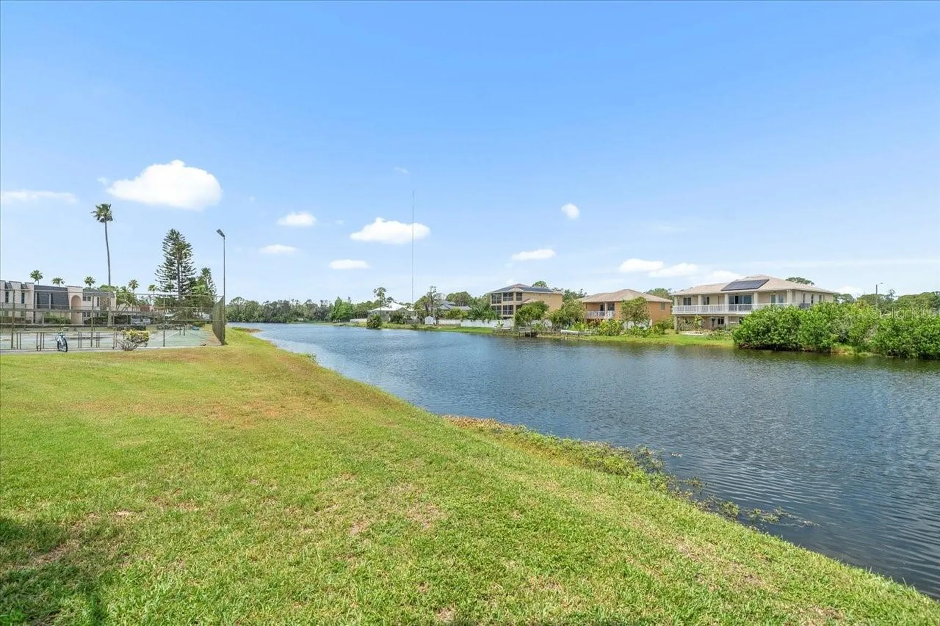 213 Fernwood Circle Seminole FL 33777