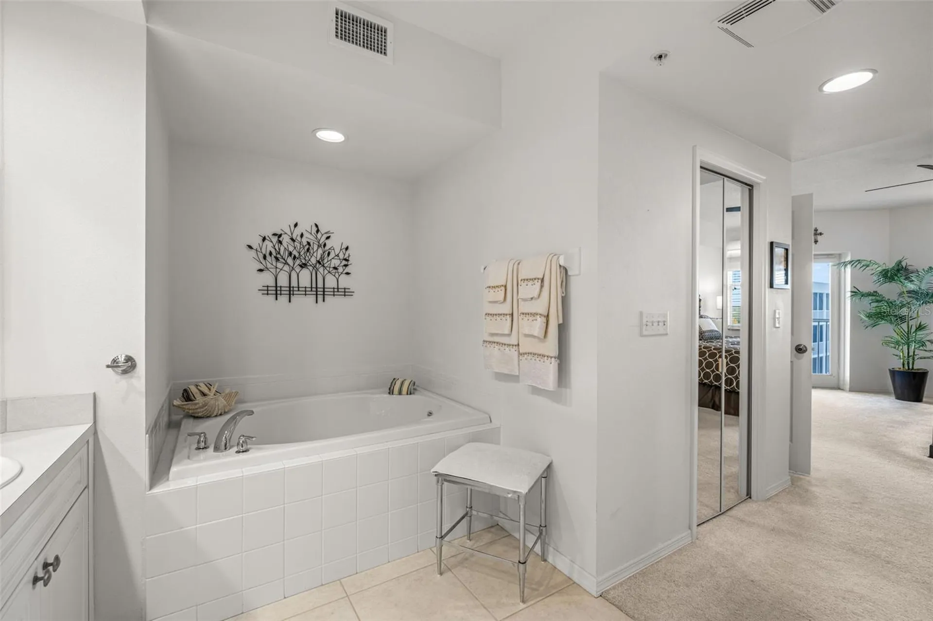 960 Starkey Road Largo FL 33771