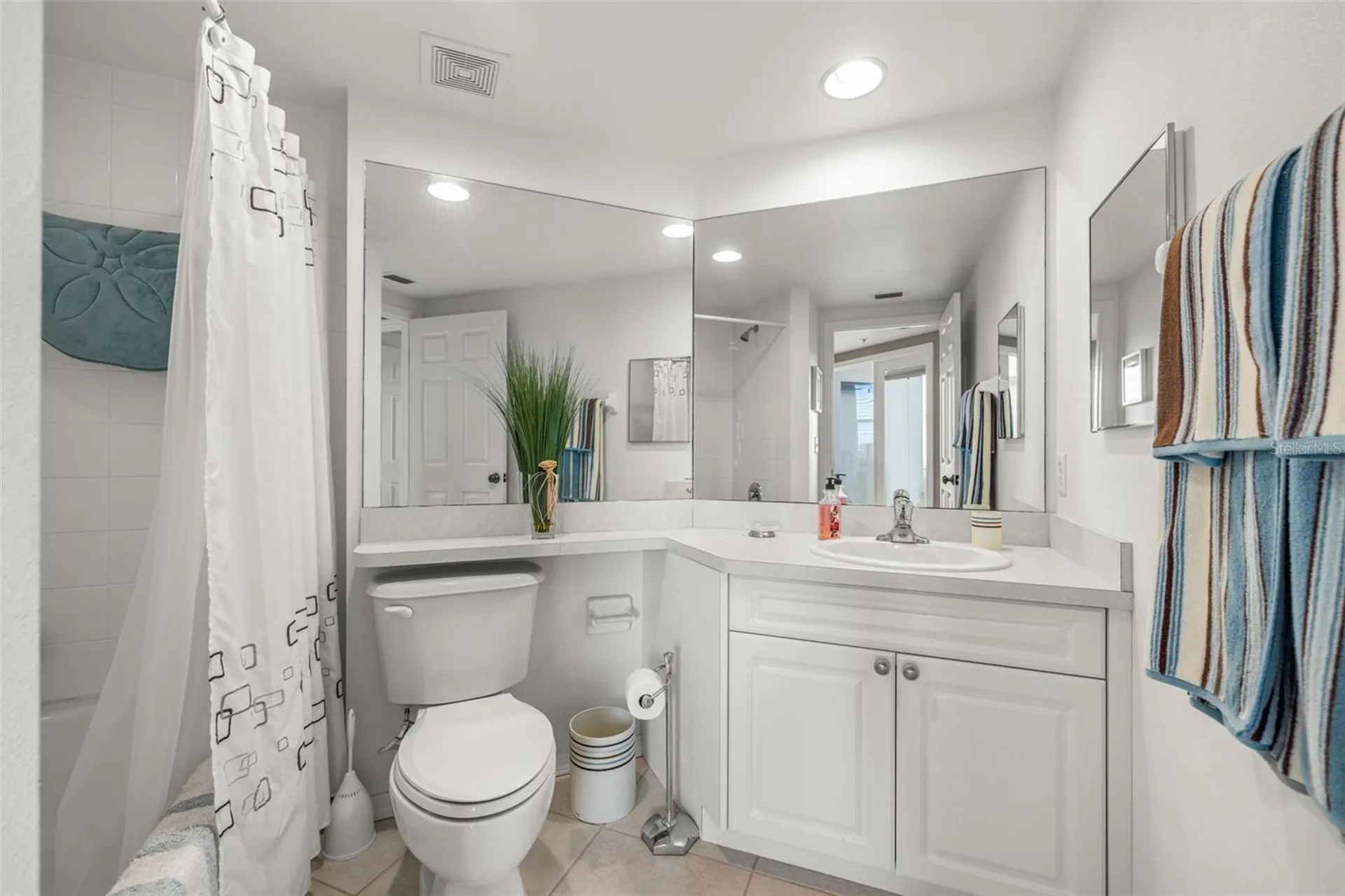 960 Starkey Road Largo FL 33771