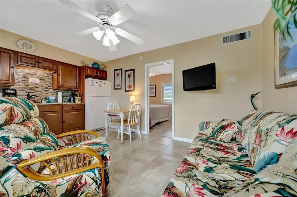 673 Bay Esplanade Clearwater Beach FL 33767