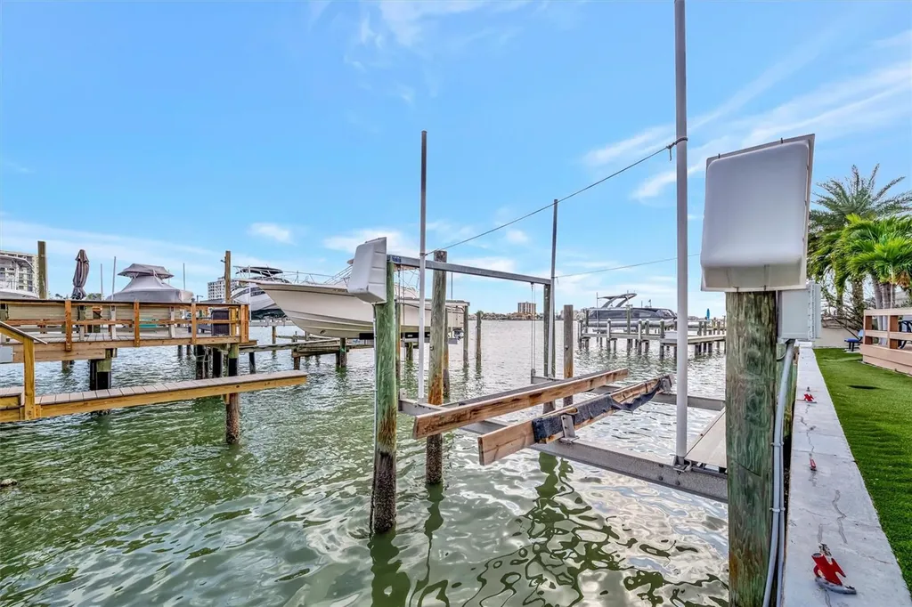673 Bay Esplanade Clearwater Beach FL 33767