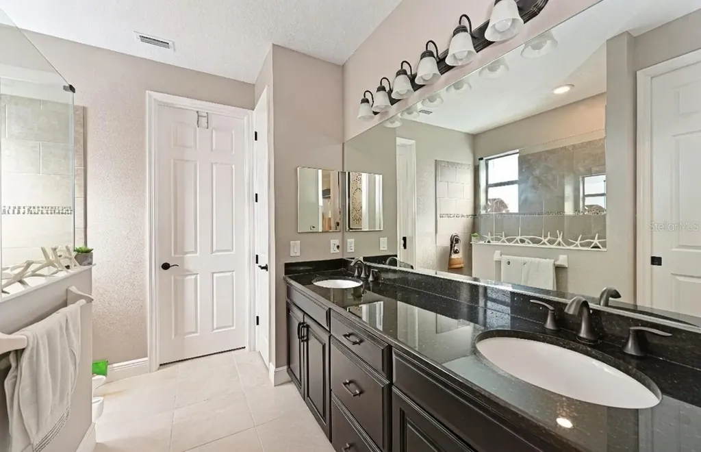 8023 Sandstar Way Sarasota FL 34240