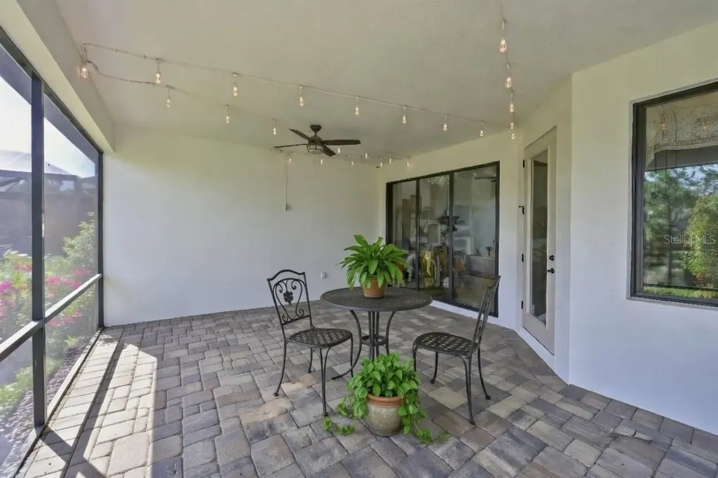 8023 Sandstar Way Sarasota FL 34240
