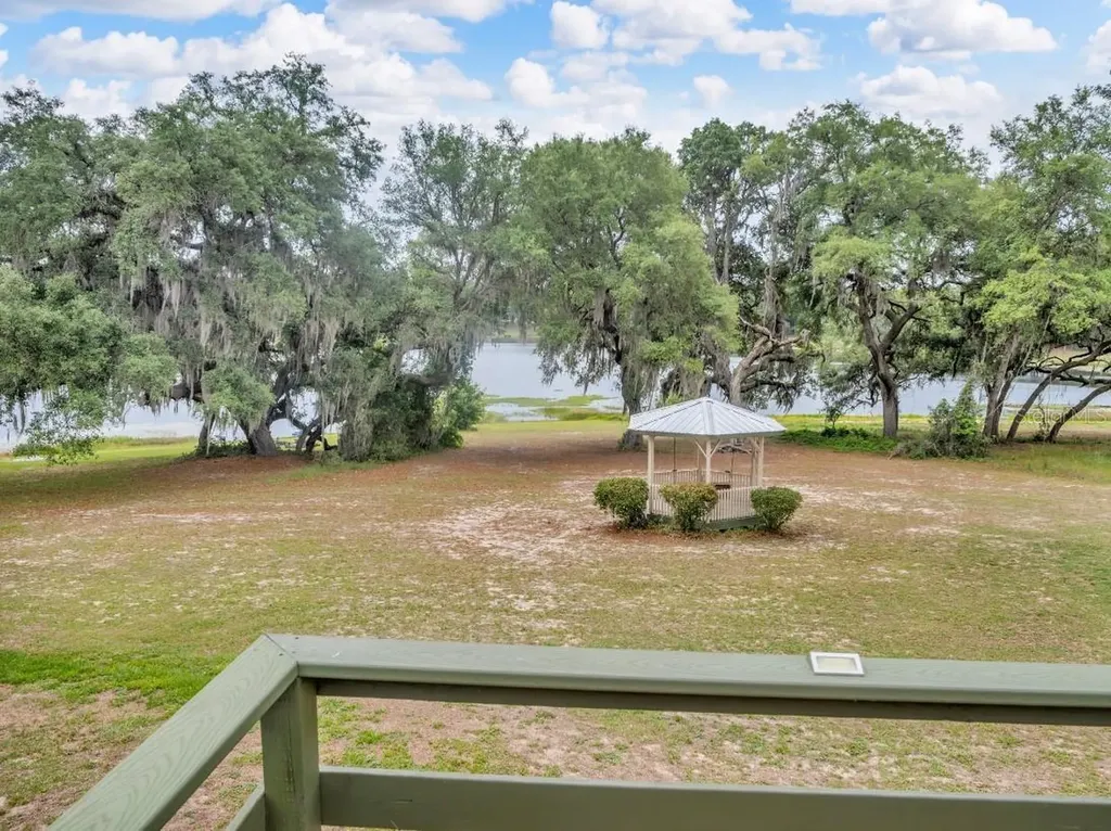 135 Ashley Lake Drive Melrose FL 32666