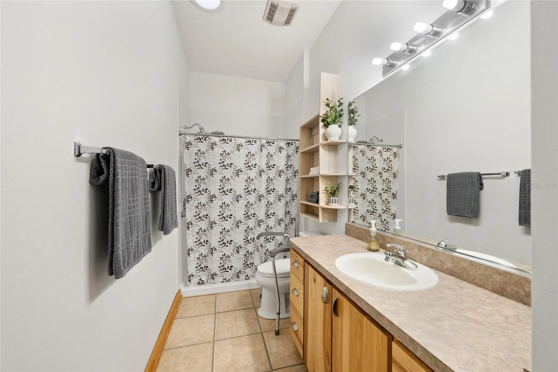 1928 Peachtree Avenue The Villages FL 32162