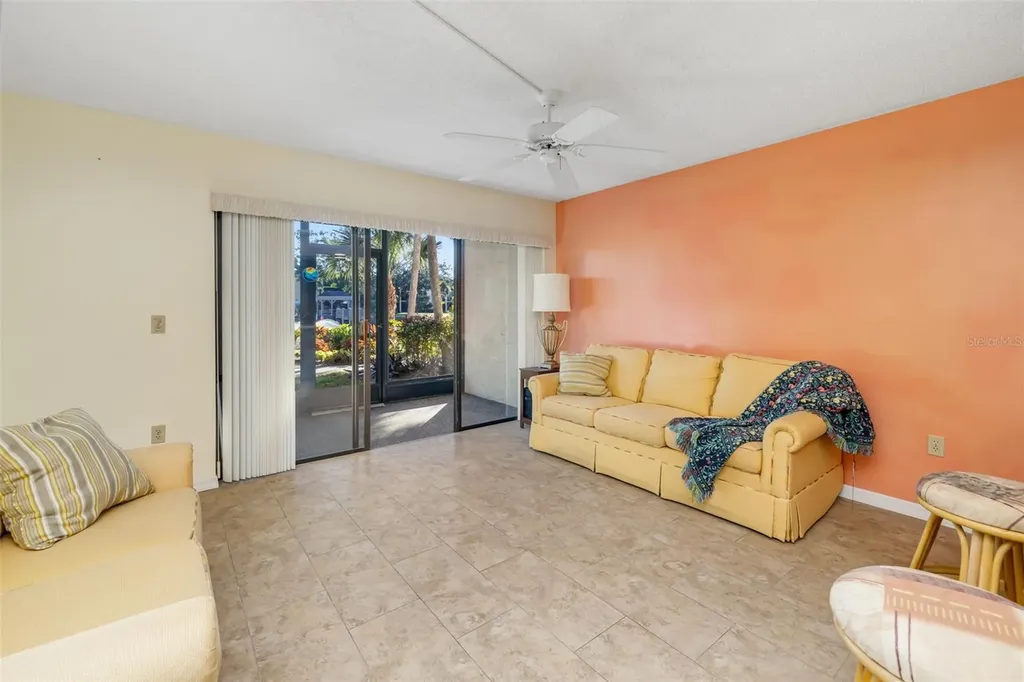 425 30th Avenue W Bradenton FL 34205
