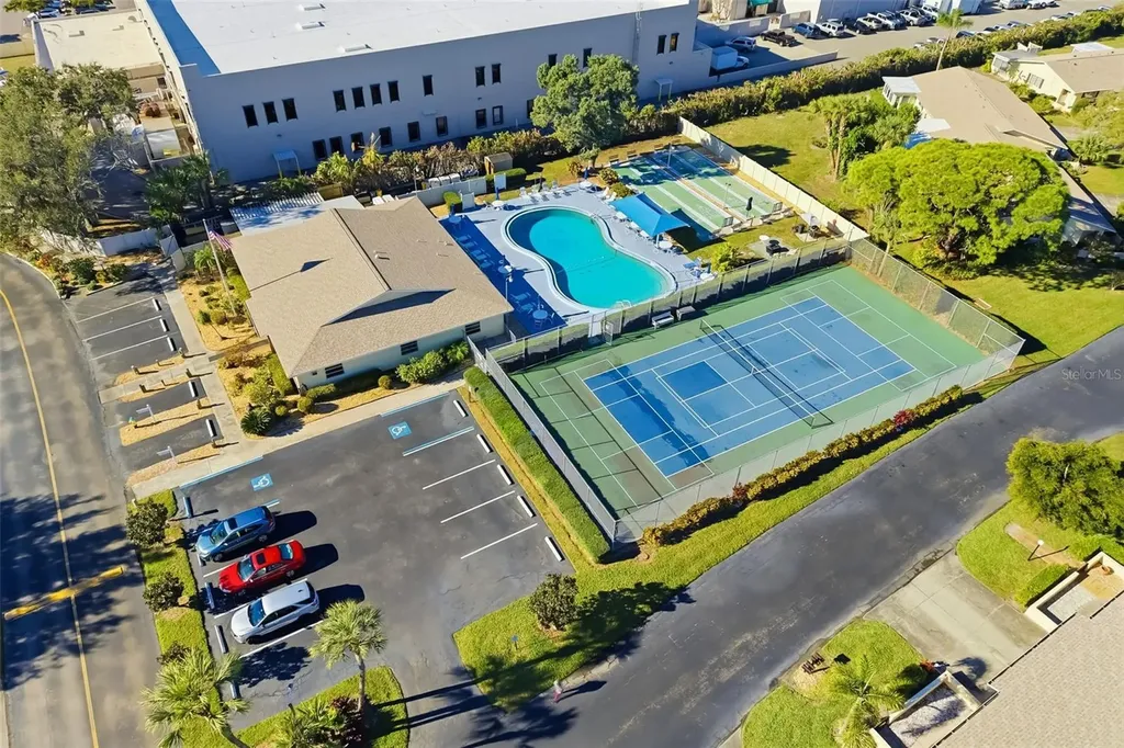 425 30th Avenue W Bradenton FL 34205