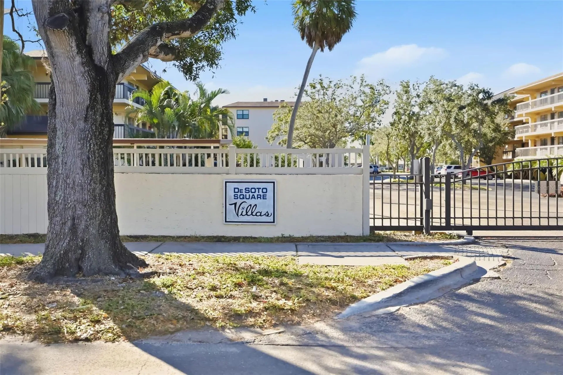 425 30th Avenue W Bradenton FL 34205