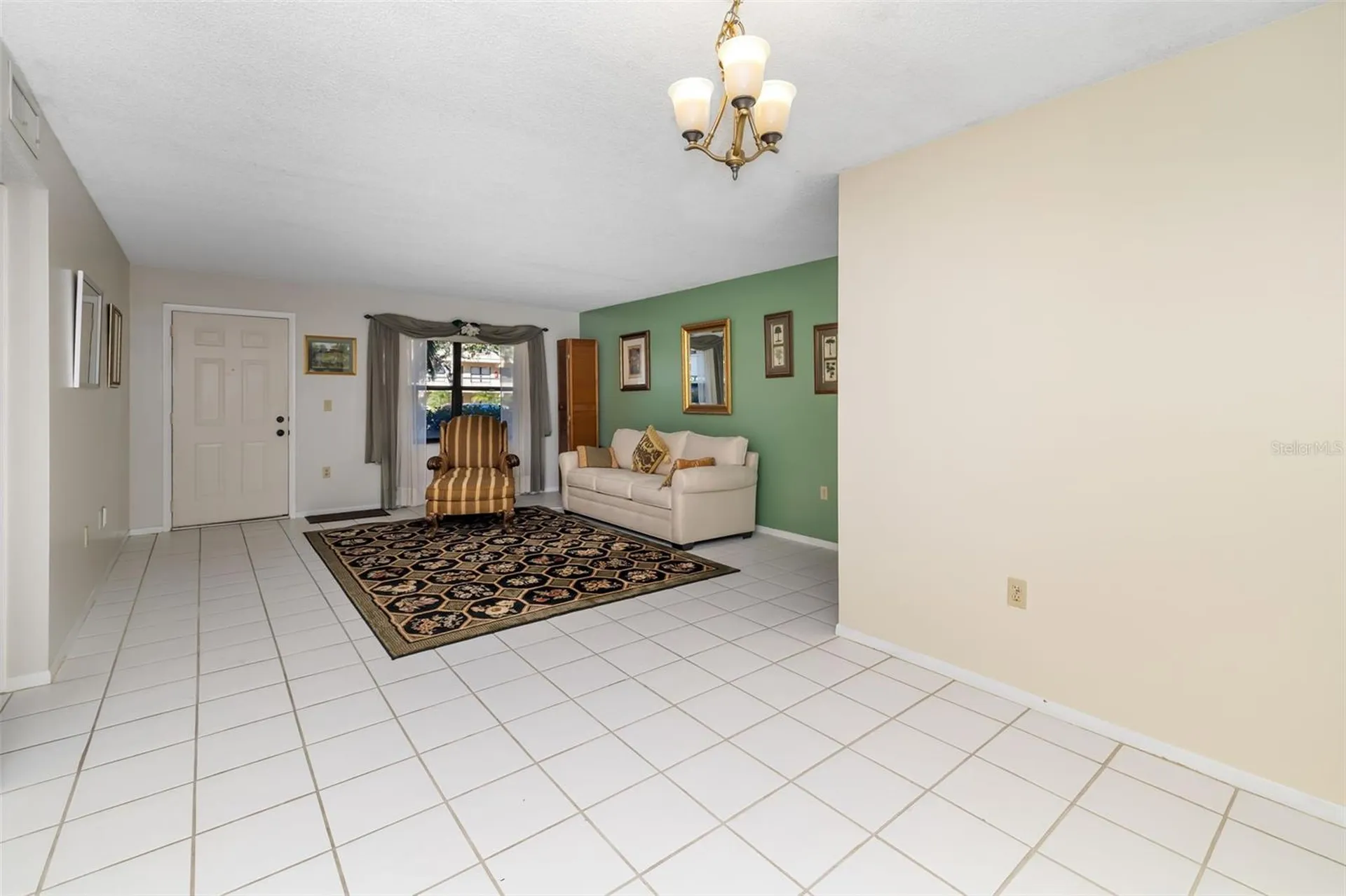 425 30th Avenue W Bradenton FL 34205