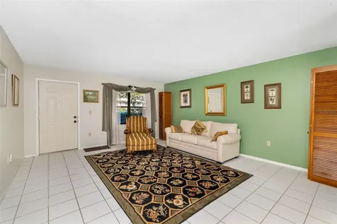 425 30th Avenue W Bradenton FL 34205