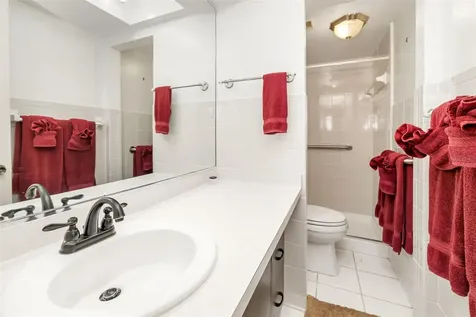 425 30th Avenue W Bradenton FL 34205