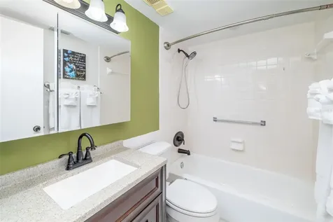 425 30th Avenue W Bradenton FL 34205
