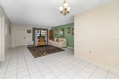 425 30th Avenue W Bradenton FL 34205