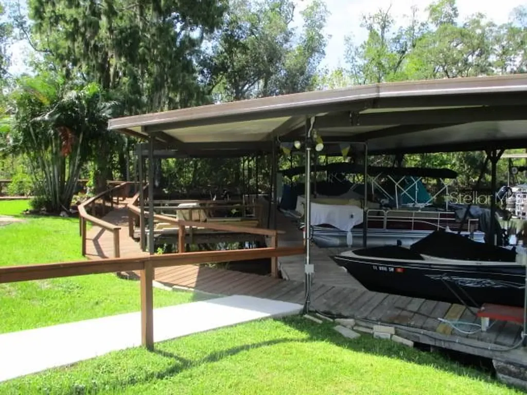 3211 Wekiva Road Tavares FL 32778
