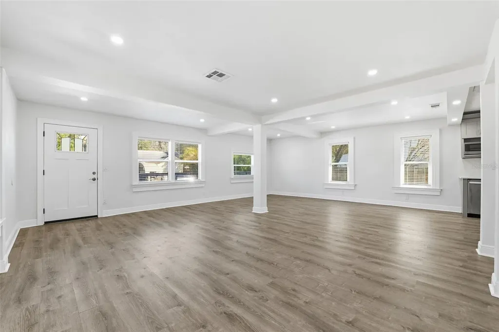 3924 45th Avenue N St Petersburg FL 33714