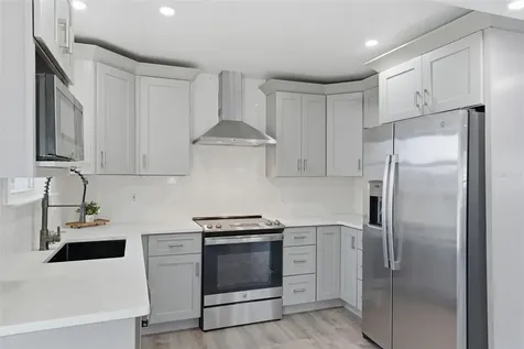 3924 45th Avenue N St Petersburg FL 33714