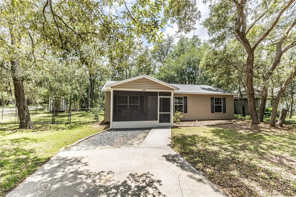 4438 Calamondin Street Lady Lake FL 32159