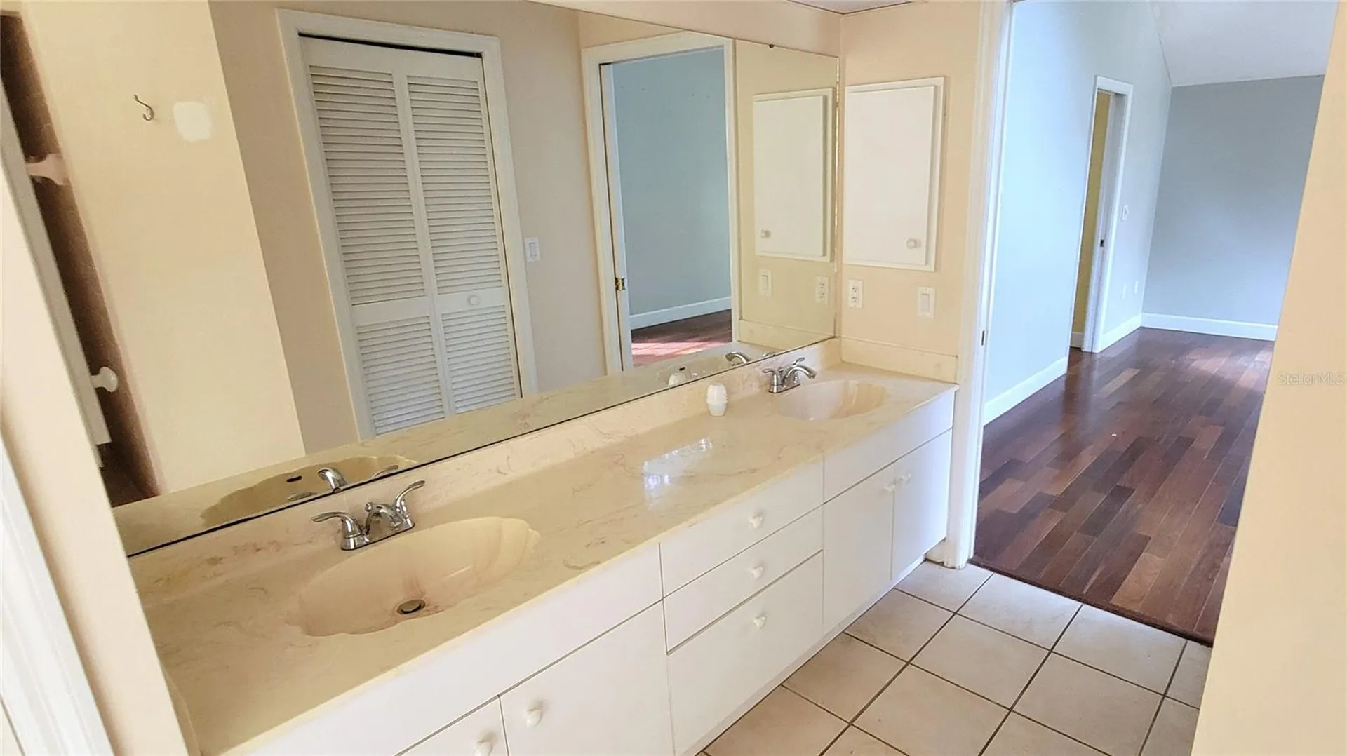 4185 S Shade Avenue Sarasota FL 34231