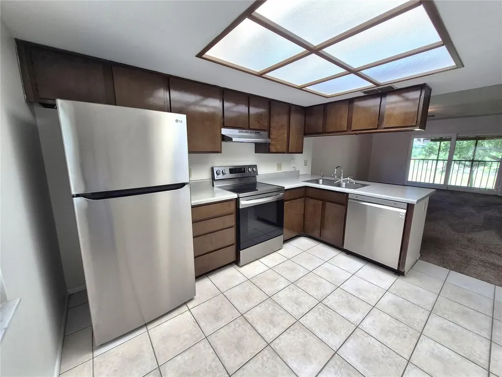 114 Meadow Lane Oldsmar FL 34677