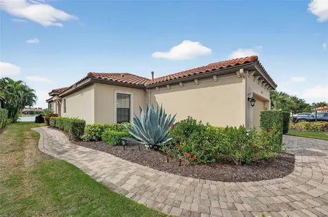 5026 Serata Drive Bradenton FL 34211