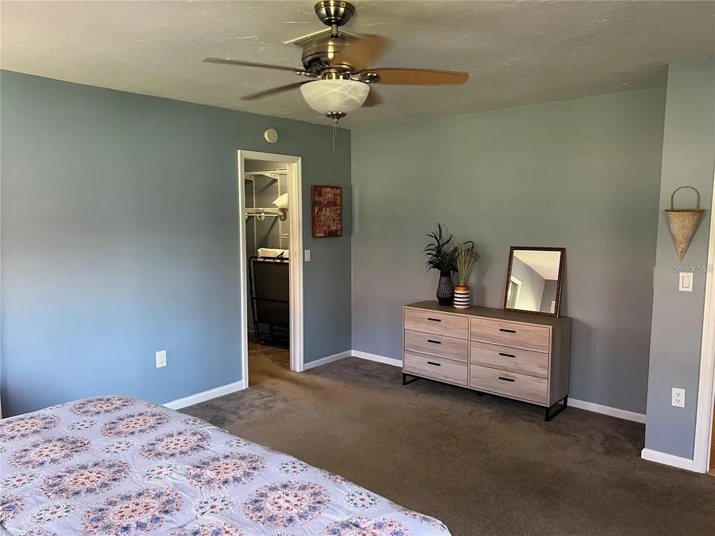 5581 Golf Pointe Drive Sarasota FL 34243