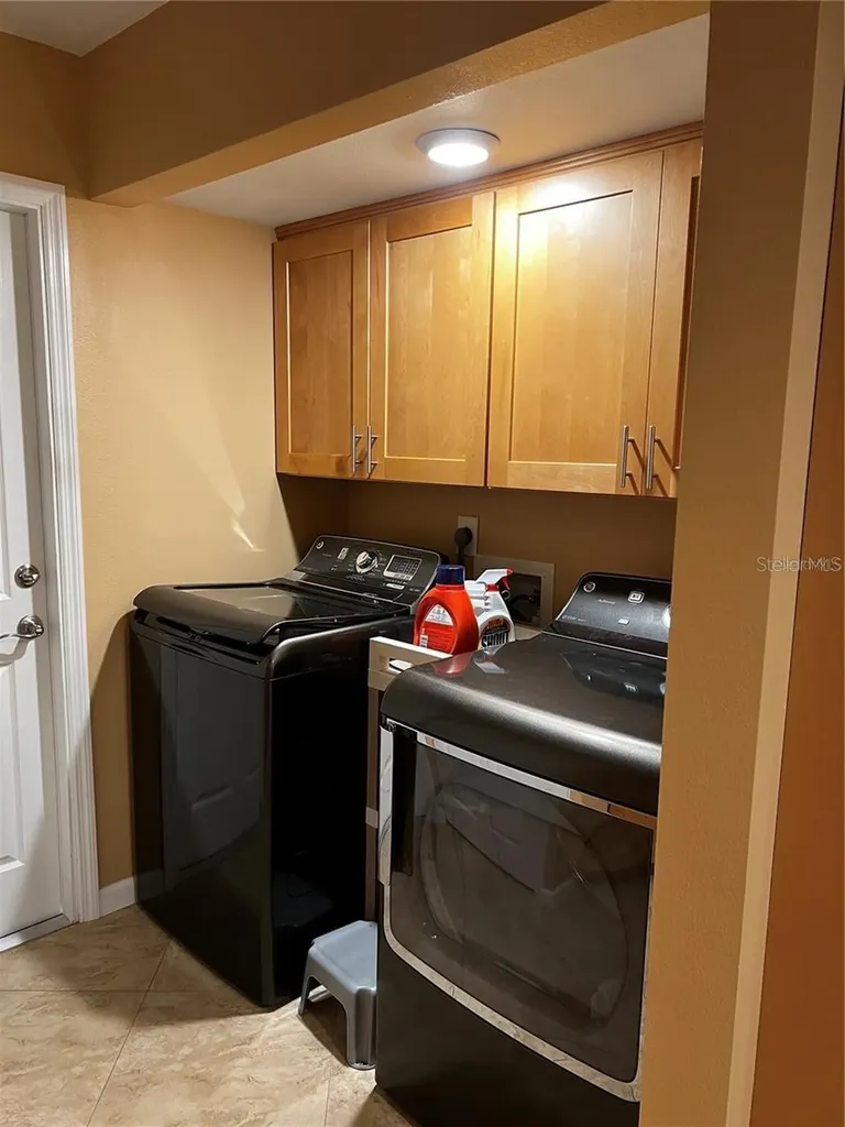 5581 Golf Pointe Drive Sarasota FL 34243