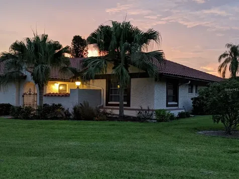 5581 Golf Pointe Drive Sarasota FL 34243