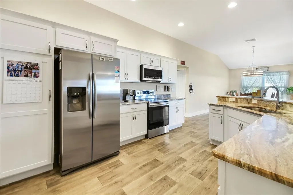 3323 Rohan Road Oxford FL 34484