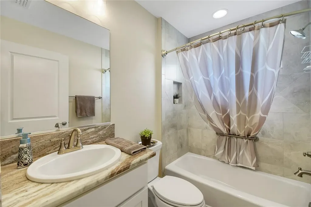 3323 Rohan Road Oxford FL 34484