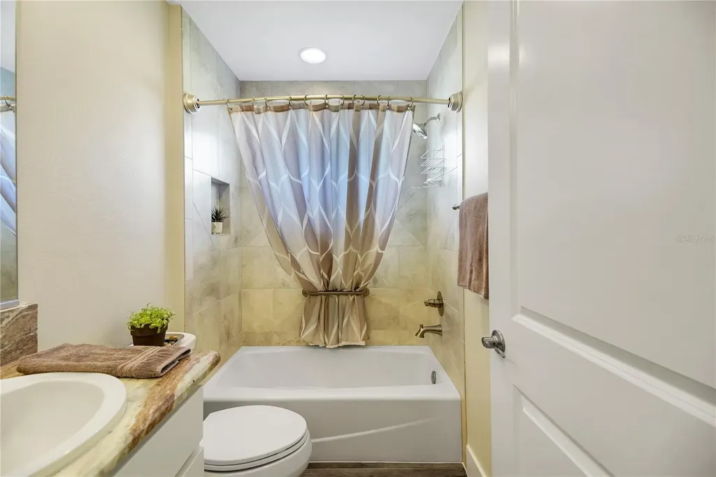 3323 Rohan Road Oxford FL 34484
