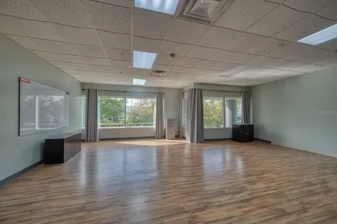 7575 Kingspointe Parkway Orlando FL 32819