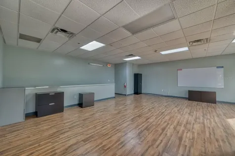 7575 Kingspointe Parkway Orlando FL 32819