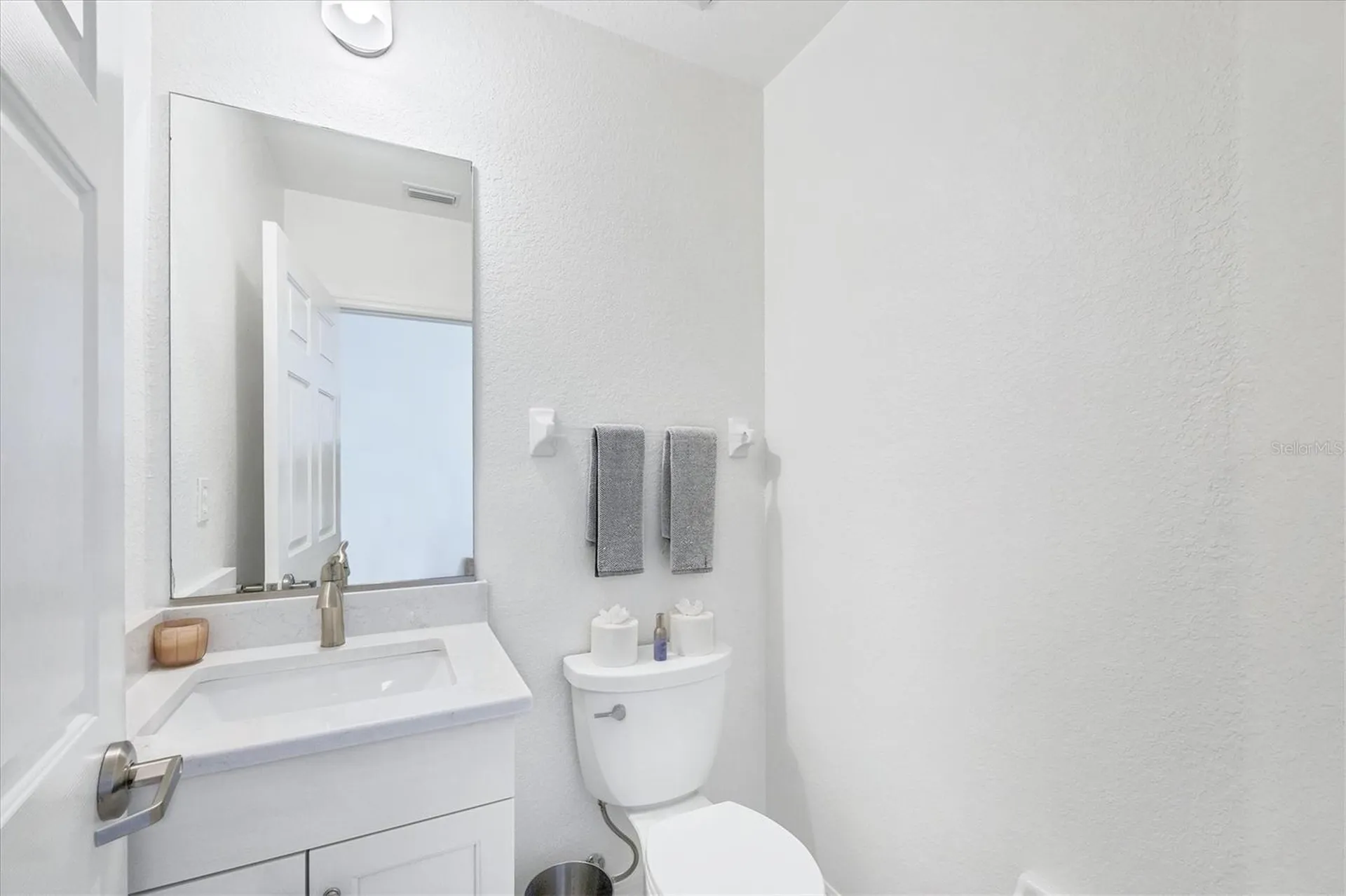 2770 N Beach Road Englewood FL 34223