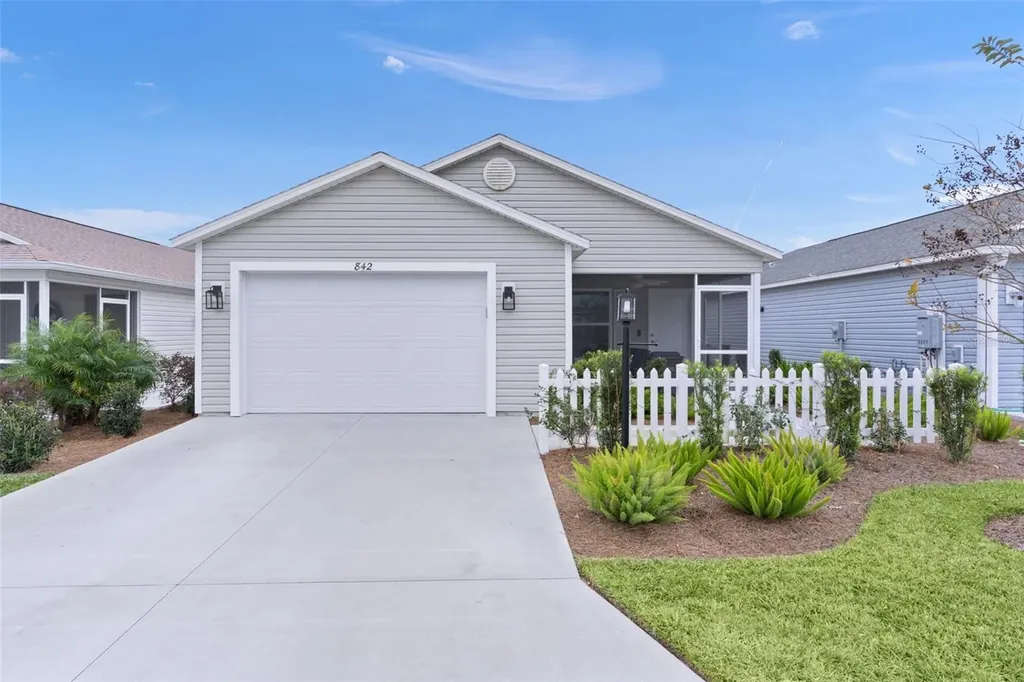 842 Spring Avenue The Villages FL 34762